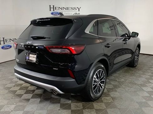 Used 2025 Ford Escape SE image 7