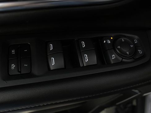 Used 2023 Chevrolet Tahoe Z71 w/ Luxury Package image 17