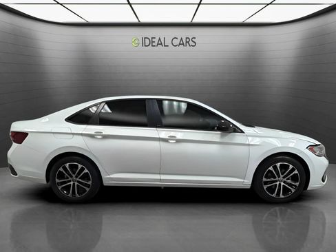 Used 2024 Volkswagen Jetta Sport FWD image 4
