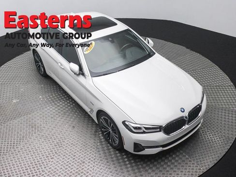 Used 2023 BMW 530e xDrive w/ Convenience Package AWD/4WD image 3