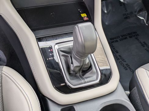 Used 2025 Subaru Forester Limited w/ Popular Package image 30