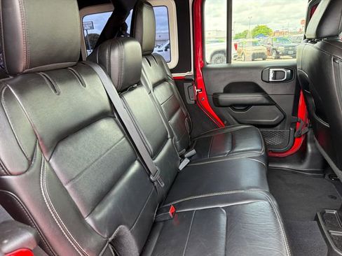 Used 2020 Jeep Wrangler Unlimited Sahara AWD/4WD image 23