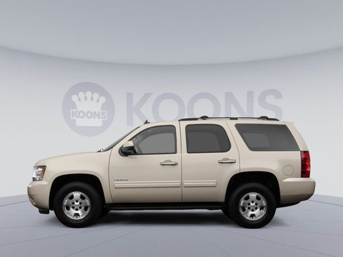 Used 2016 Chevrolet Tahoe LS w/ All-Season Package AWD/4WD image 2