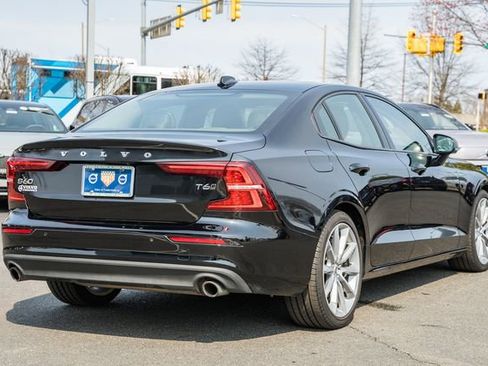 Used 2020 Volvo S60 T6 Momentum image 5