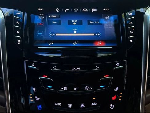 Used 2017 Cadillac Escalade Platinum RWD image 33