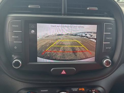 Used 2023 Kia Soul LX w/ LX Technology Package image 12