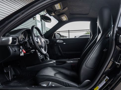 Used 2011 Porsche 911 Turbo S AWD/4WD image 30