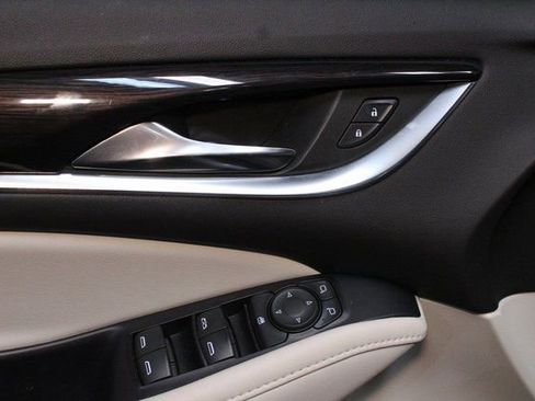 Used 2022 Buick Enclave Essence image 19