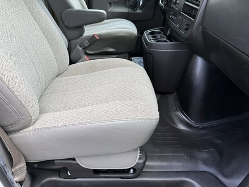 Used 2021 Chevrolet Express 3500 w/ Power Convenience Package RWD image 16
