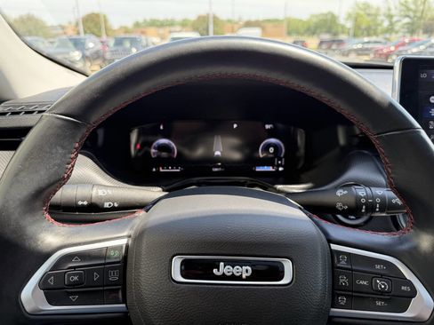 Used 2022 Jeep Compass Trailhawk w/ Trailhawk Elite Group AWD/4WD image 7