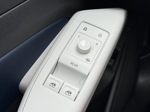 Certified 2023 Volkswagen ID.4 Pro S AWD/4WD image 21
