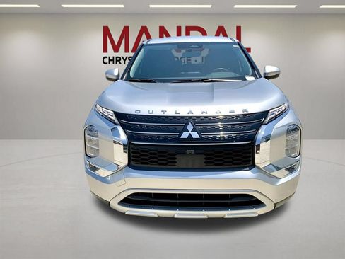 Used 2023 Mitsubishi Outlander SE FWD image 2
