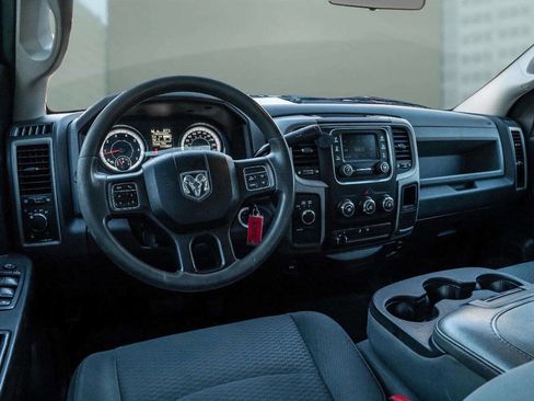 Used 2018 RAM 3500 Tradesman w/ Chrome Appearance Group image 4