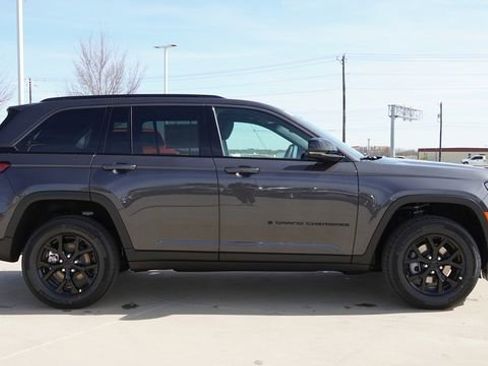 New 2026 Jeep Grand Cherokee Altitude RWD image 10
