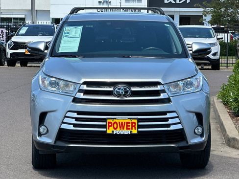 Used 2018 Toyota Highlander Plus AWD/4WD image 8