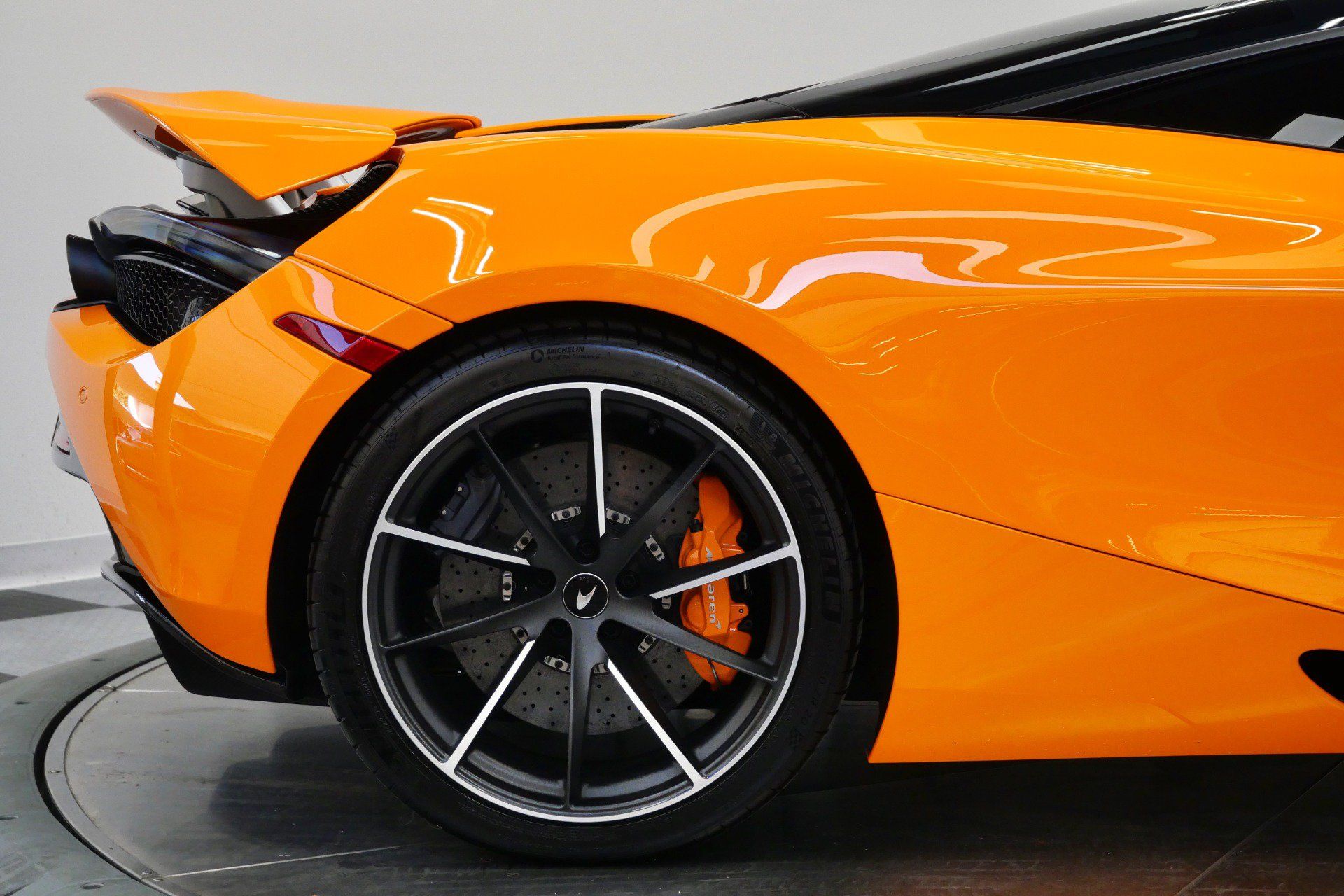 Used 2022 McLaren 720S Performance RWD image 57