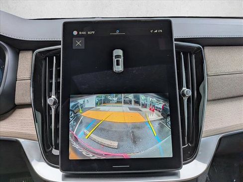 New 2025 Volvo XC90 B5 Core w/ Protection Package Premier image 16