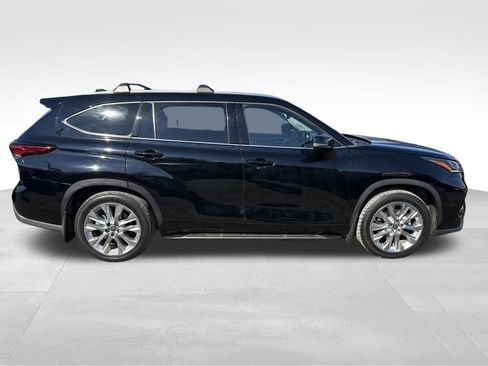 Used 2022 Toyota Highlander Limited image 9