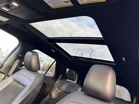 Used 2024 Ford Explorer ST-Line w/ Class IV Trailer Tow Package image 20