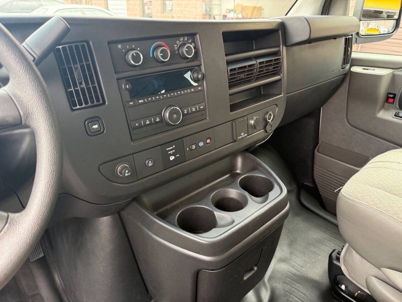 Used 2018 Chevrolet Express 2500 RWD image 22