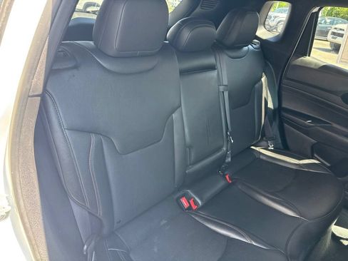 Used 2025 Jeep Compass Trailhawk AWD/4WD image 32