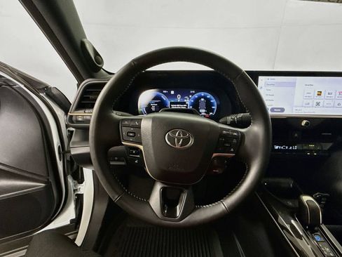 Used 2025 Toyota Crown w/ Advanced Technology Package AWD/4WD image 12