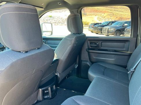 Used 2024 RAM 3500 Tradesman w/ Chrome Appearance Group AWD/4WD image 19