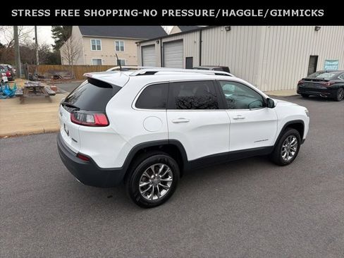 Used 2019 Jeep Cherokee Latitude Plus w/ Comfort/Convenience Group image 3