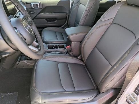 New 2026 Jeep Gladiator Sport AWD/4WD image 16