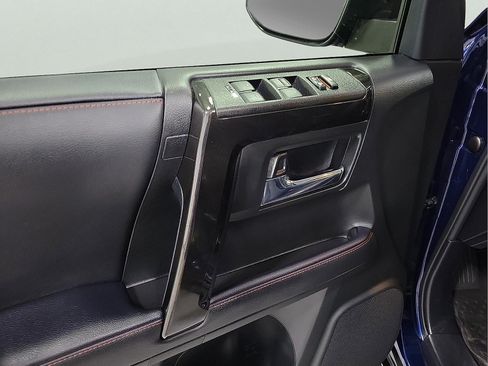 Certified 2022 Toyota 4Runner TRD Off-Road Premium w/ Moonroof Package AWD/4WD image 10