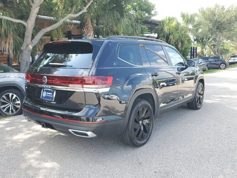 Certified 2026 Volkswagen Atlas SE w/ Black Wheel Package FWD image 5