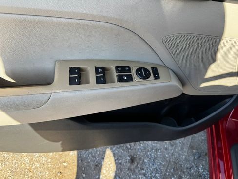 Used 2017 Hyundai Elantra Limited image 14