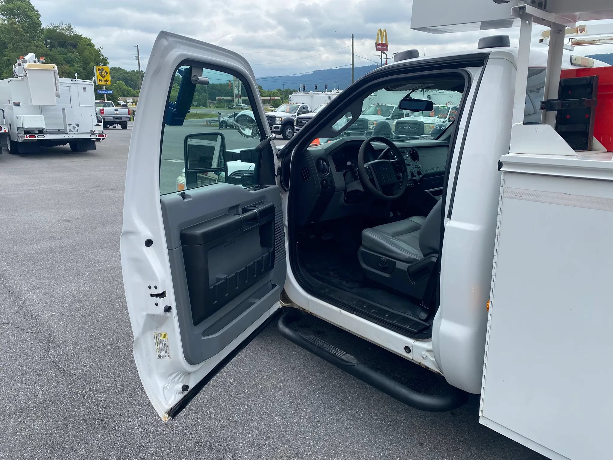 Used 2015 Ford F350 XL RWD image 8