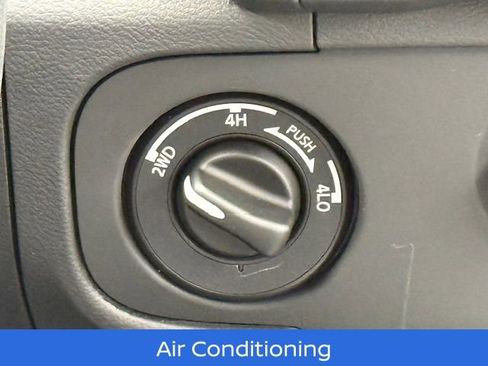 Certified 2025 Nissan Frontier SV image 20