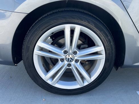 Used 2014 Volkswagen Passat TDI SEL Premium FWD image 25