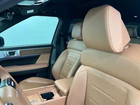 Used 2024 Hyundai Santa Fe Limited image 17