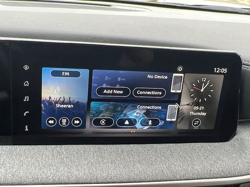 Certified 2025 Nissan Kicks SV FWD image 9
