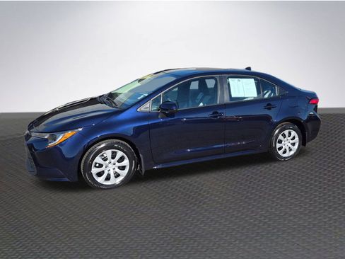 Used 2026 Toyota Corolla LE image 2