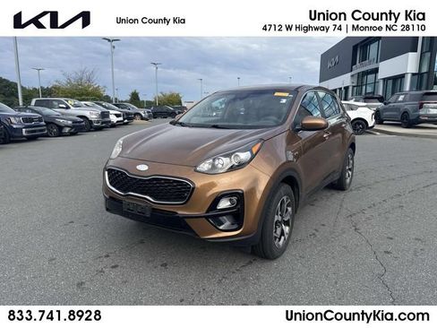 Used 2020 Kia Sportage LX AWD/4WD image 1