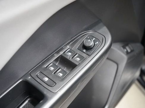 Used 2022 Volkswagen Taos SE image 20