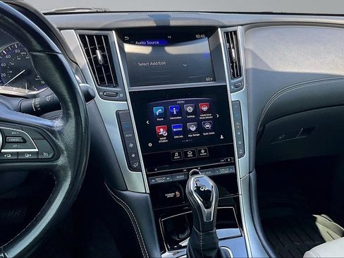 Used 2018 INFINITI Q60 3.0t Luxe RWD image 6