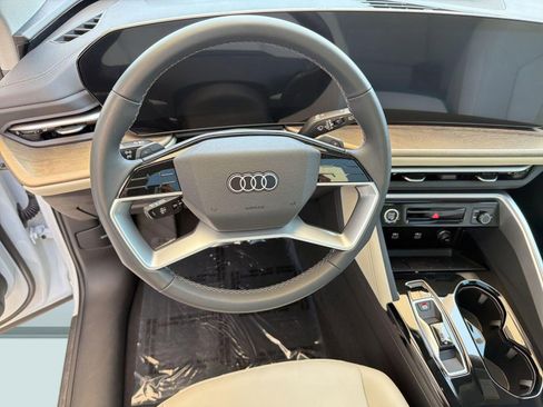 Used 2025 Audi Q5 Premium AWD/4WD image 23