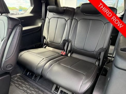 Used 2025 Jeep Grand Cherokee L Limited AWD/4WD image 18