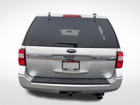 Used 2017 Ford Expedition XLT image 4