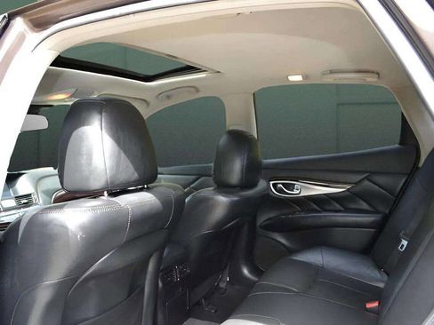 Used 2015 INFINITI Q70 3.7 image 20