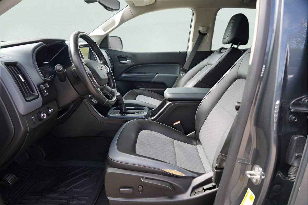 Used 2017 Chevrolet Colorado Z71 AWD/4WD image 9