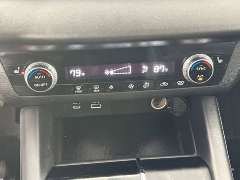 Used 2023 Mitsubishi Outlander SE image 14