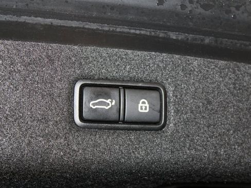 Used 2019 Genesis G90 3.3T Premium image 36