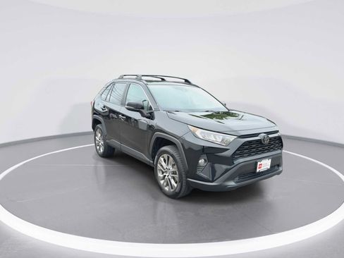 Used 2019 Toyota RAV4 XLE Premium w/ Cold Weather Package AWD/4WD image 2