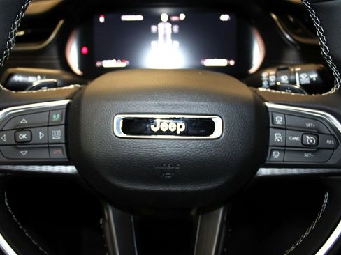 New 2025 Jeep Grand Cherokee Laredo w/ Luxury Tech Group I image 11